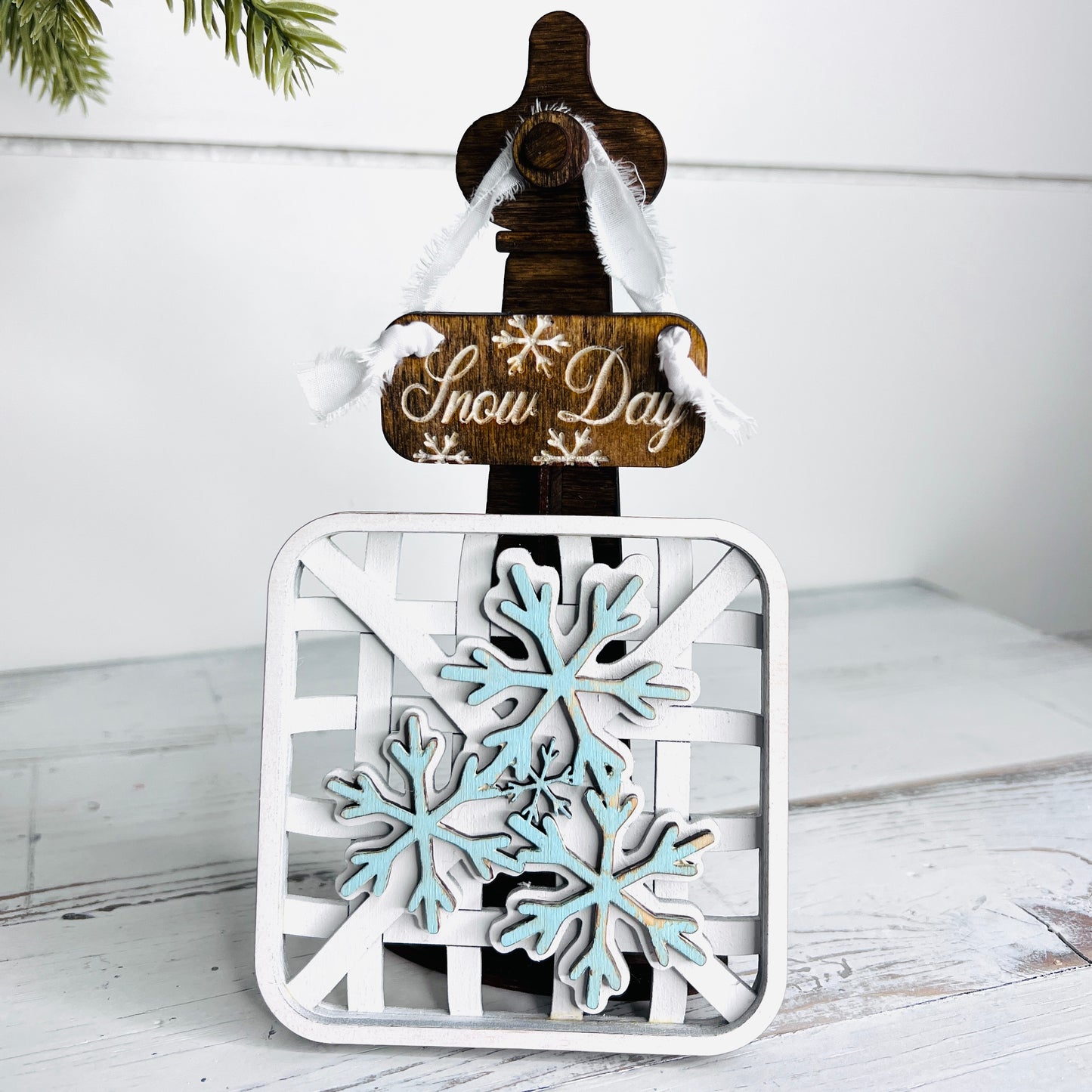 Winter Tobacco Basket with Sign Pillar - Free Shipping